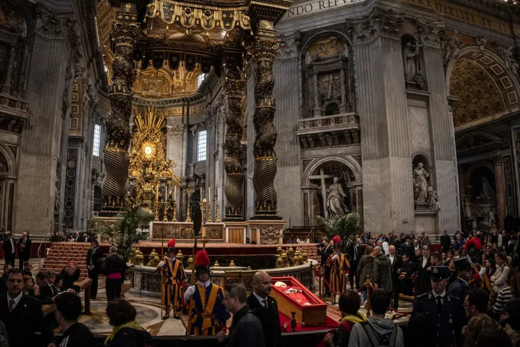 Pope Francis Laid to Rest as Mourners Fill St. Peter’s Square 2 francis-tramesh