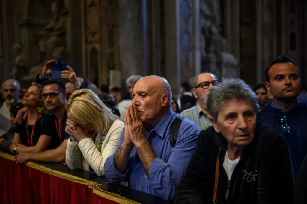Pope Francis Laid to Rest as Mourners Fill St. Peter’s Square 3 pope francis laid-tramesh