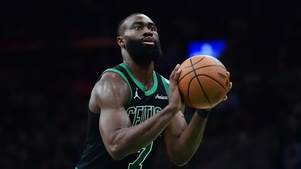 Celtics Star Jaylen Brown Disqualified in Must-Win Game 6 vs Knicks-tramesh
