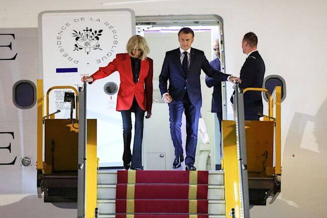Macron Clarifies Viral Clip of Wife Slapping His Face ‘Not -tramesh