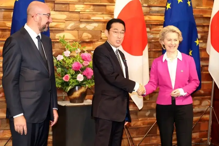 Europe and Asia should anatomy ‘positive new alliance’, says Macron in Singapore 2 Macron Warns of West’s Credibility Crisis Over Ukraine, Gaza at Singapore Summit-tramesh