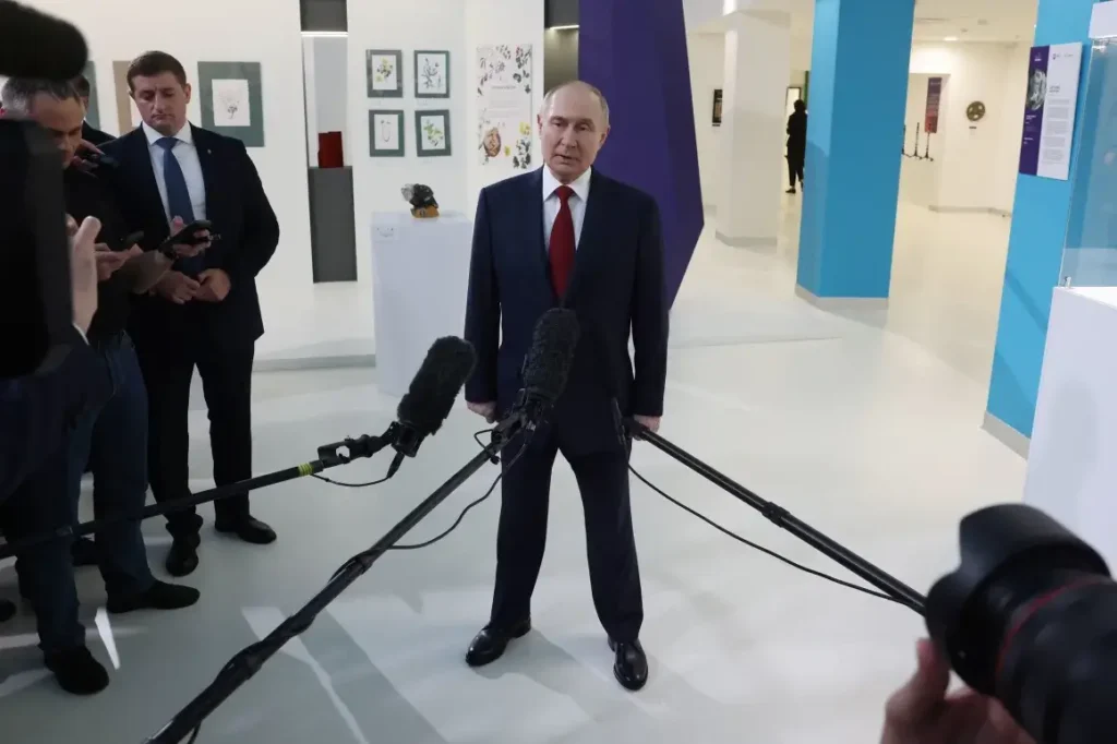 Ukraine Peace Appears More Distant After Trump Speaks with Putin 3 Zelensky, politely, contradicts Trump’s position-tramesh