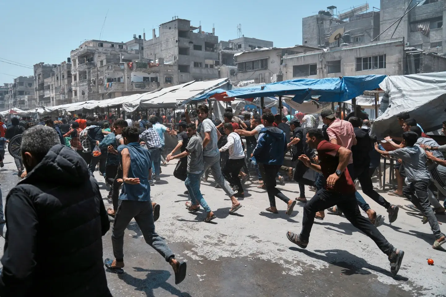 31 Palestinians Killed En Route to Gaza Aid Site, Witnesses Say; Israel Denies -tramesh