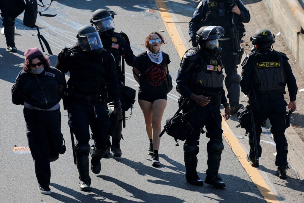 42 Arrested, 5 LAPD Officers Injured Amid Immigration Protest Unrest in Los Angeles 1 42 Arrested, 5 LAPD Officers Injured Amid Immigration Protest Unrest in Los -tramesh