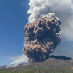 Mt. Etna Eruption in Italy Sends Tourists Fleeing from Volcano 5 Huge eruption on Italy’s Mt. Etna leaves tourists fleeing volcano