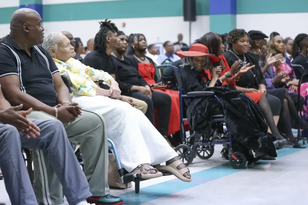 Tulsa's First Black Mayor Proposes $100M Fund to Address 1921 Race Massacre Legacy 6 Tulsa's First Black Mayor Proposes $100M Fund to Address 1921 Race Massacre Legac-tramesh